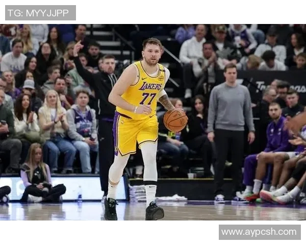 湖人与黄蜂对决数据分析揭示比赛关键因素与球员表现亮点